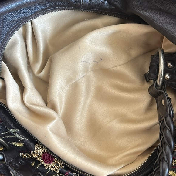 Beautiful embroidered hobo bag - Picture 10 of 10